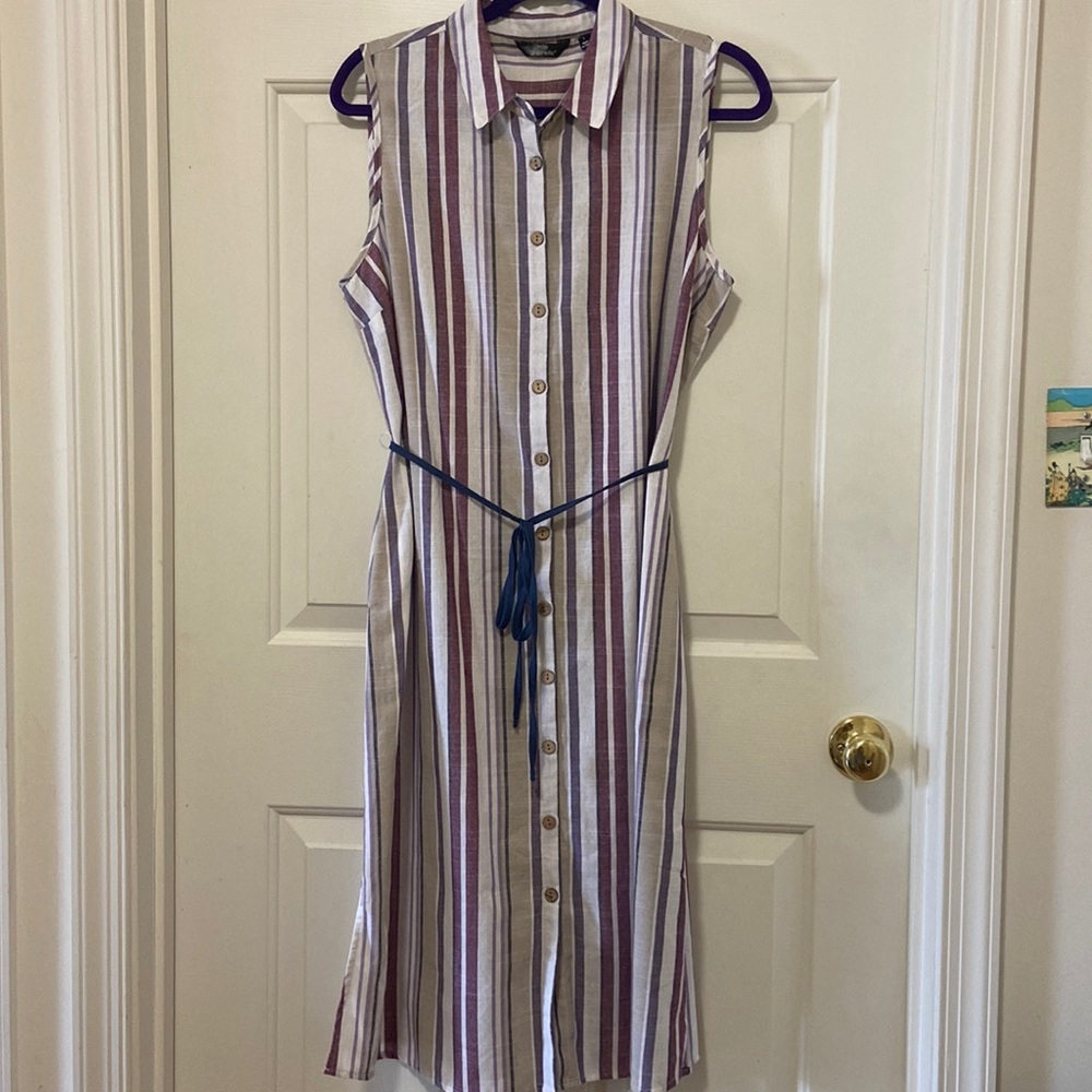 Button Down Belted Summer Dress Size: L
